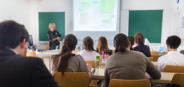 Etudiants dans une salle de cours à l'université